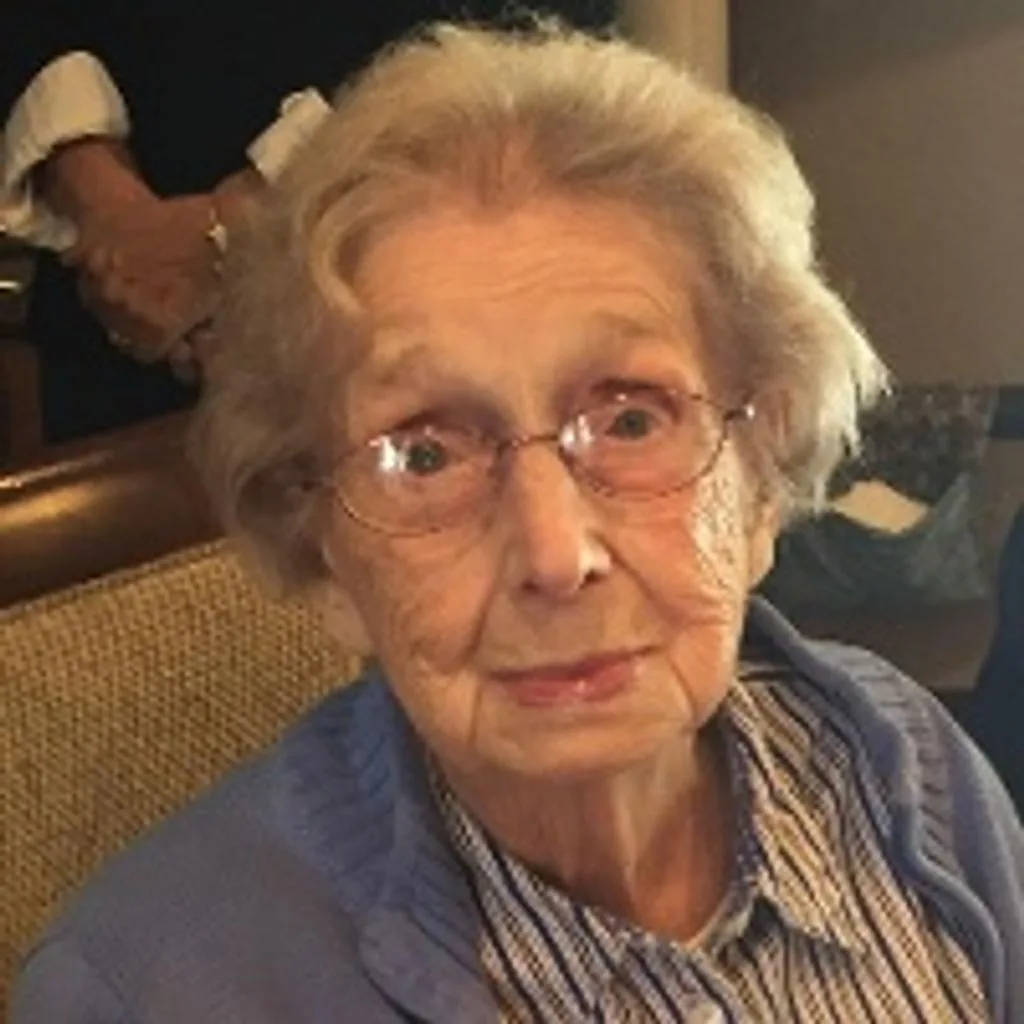 Portrait of Agena Knudsen
